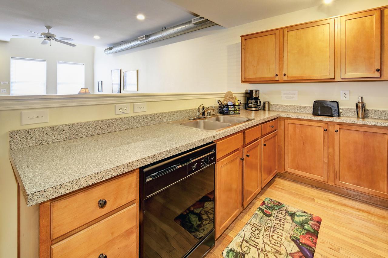 Restaurant Row Townhouse 2 King Bedrooms Louisville Esterno foto